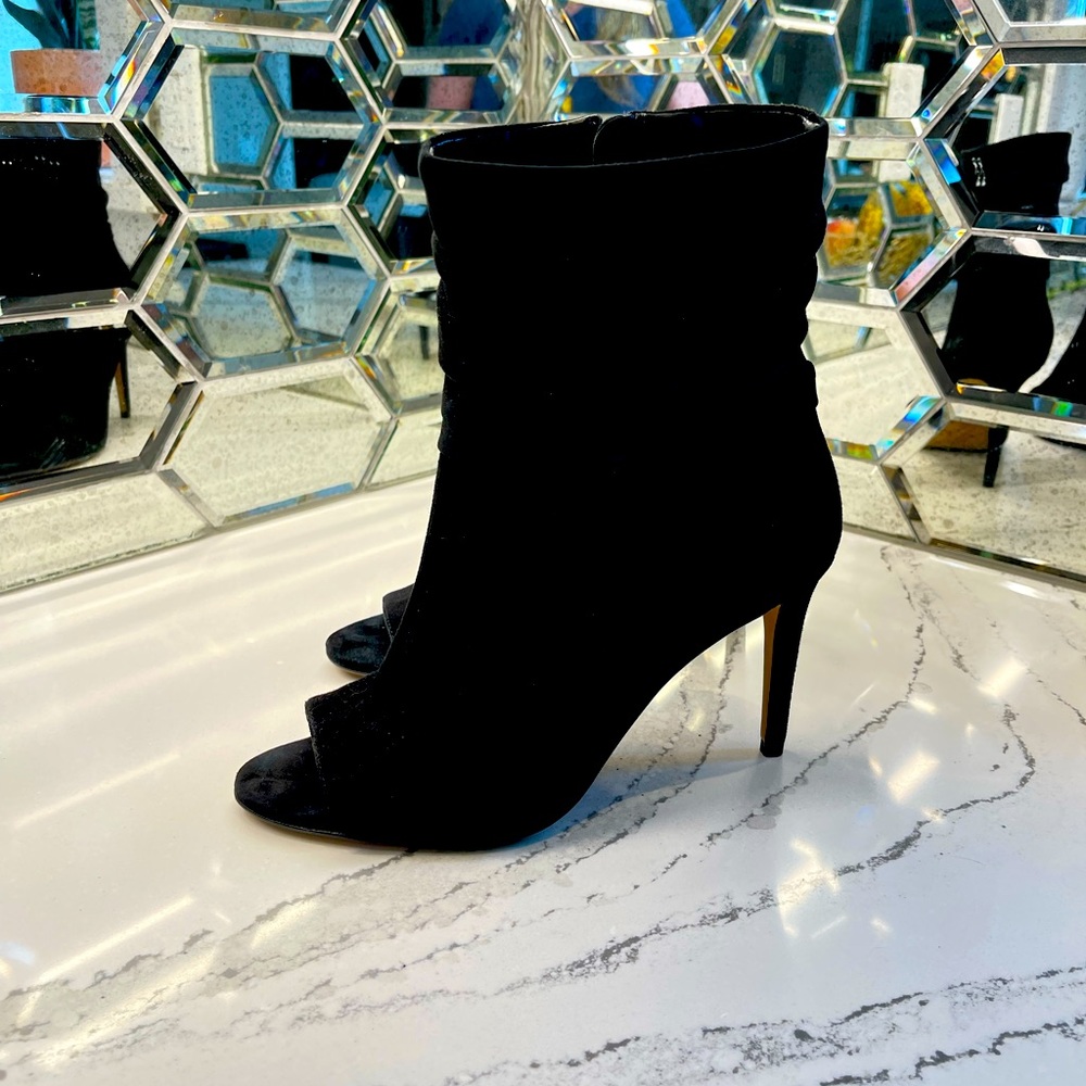Vince Camuto sz 9 euro sz 40